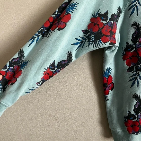 Wildfox Hibiscus Dreams Sommers Sweatshirt in Glacier size medium comfy cozy - Picture 3 of 5